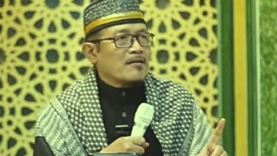 Biografi Prof Dr KH Ahmad Zahro MA