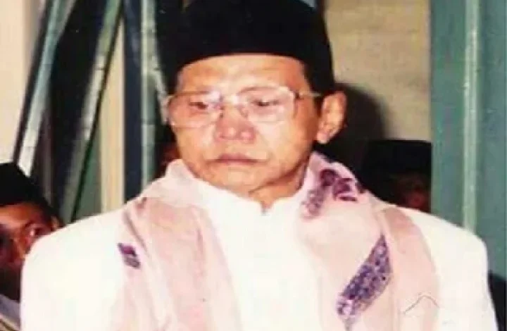 Biografi Lengkap KH. Chasan Tholabi