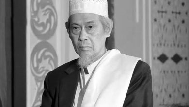 KH. Maftuh Basthul Birri